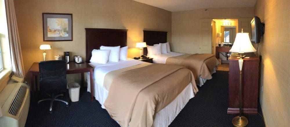 Newbury Inn Brookfield エクステリア 写真